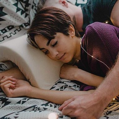Coodle Pillow: Cuddle Pillow for Couples
